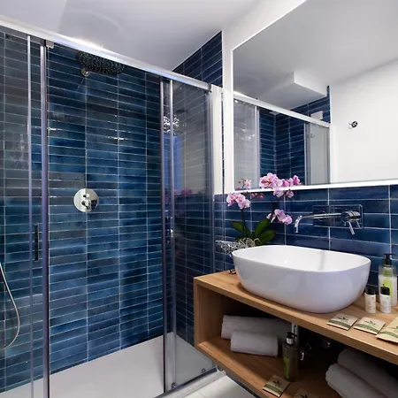 Admiral Hotel 4*