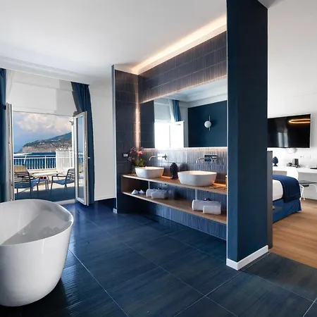 Hotel Admiral 4*