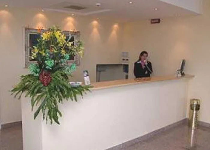 Admiral Hotel