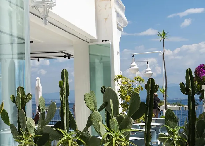 Hotel Admiral Hotel 4*