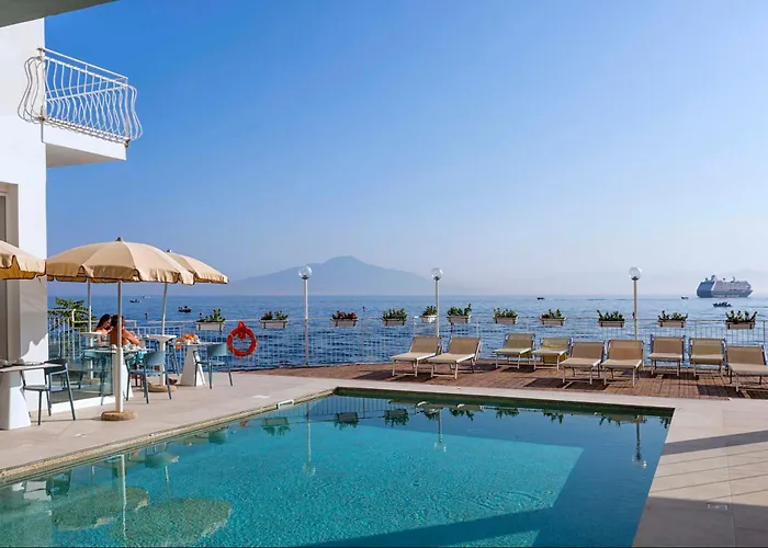 Hotel Admiral Hotel 4*